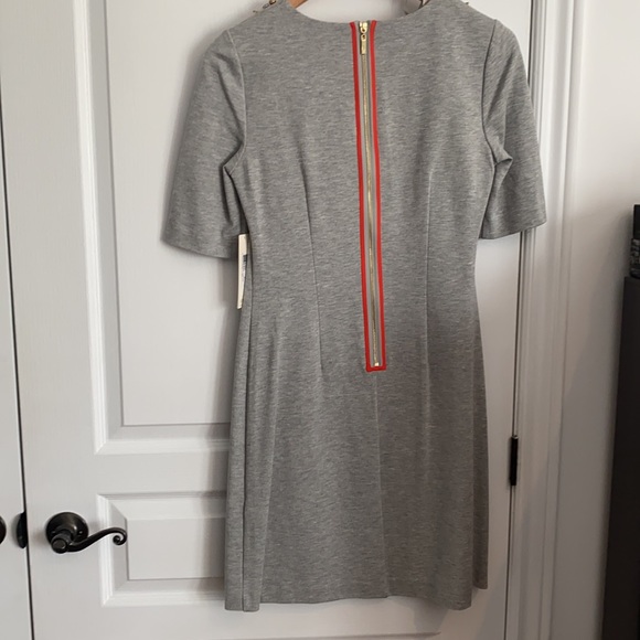 Fitted grey dress with neckline emblishment - Picture 2 of 2